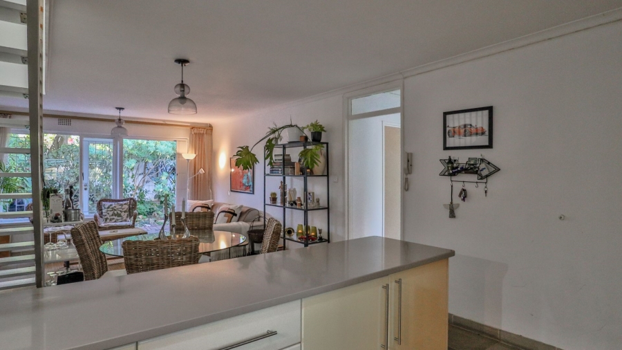 To Let 3 Bedroom Property for Rent in Wynberg Upper Western Cape